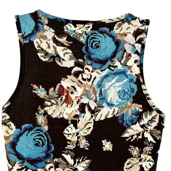 Urban Behaviour | Sleeveless Top - Picture 11 of 11